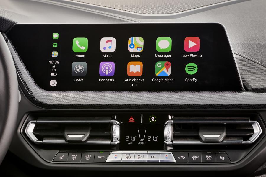 Детали интерьера BMW 118d Sportline (F40) 2019 года  (WW) (фото 68 из 89)